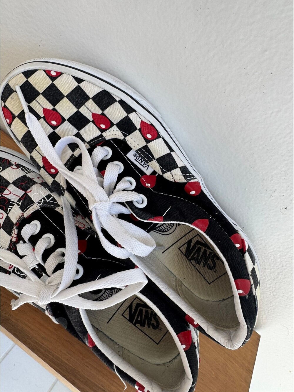 Vans "IT" Pennywise You'll Float Too Sneaker Collab Womens 6 Mens 4.5 - Picture 6 of 9